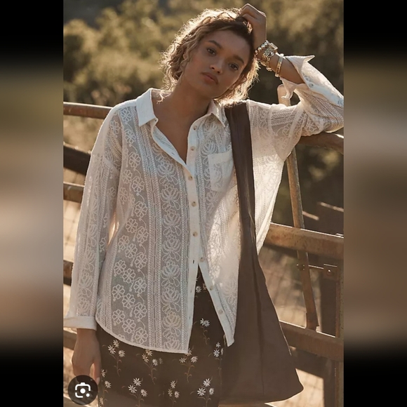 Pilcro Tops - PILCRO ANTHROPOLIE LACE BUTTON DOWN SHIRT SZ M